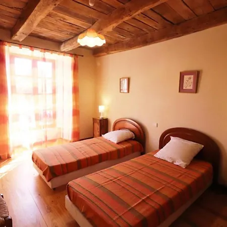 Maison De Caractere Avec Jardin, Proche Volcans, Chateaux Et Activites Nautiques - Fr-1-742-495