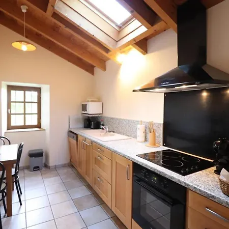 Maison De Caractere Avec Jardin, Proche Volcans, Chateaux Et Activites Nautiques - Fr-1-742-495 * Le Monteil (Cantal)
