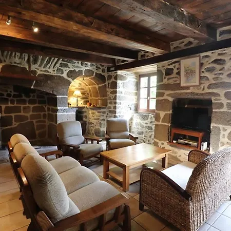 Maison De Caractere Avec Jardin, Proche Volcans, Chateaux Et Activites Nautiques - Fr-1-742-495 *